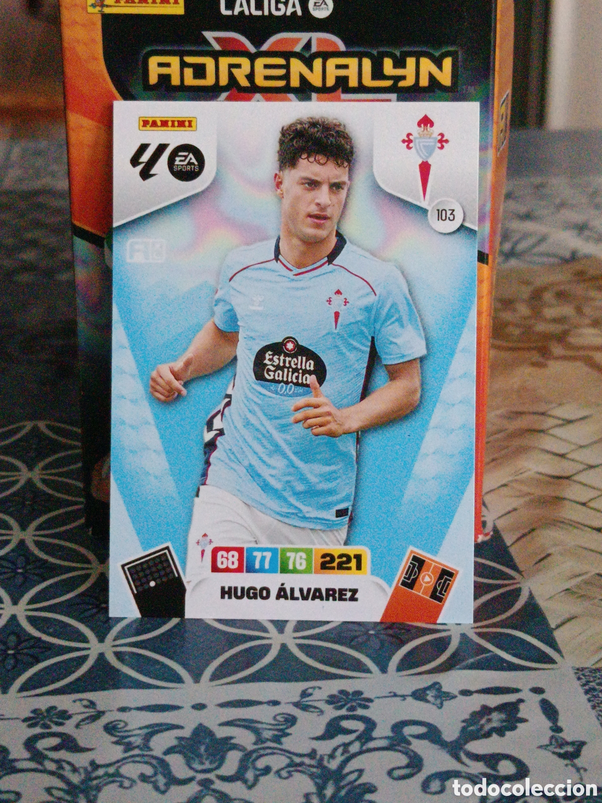 Fu&szlig;ball-Sticker: HUGO ALVAREZ CELTA N&ordm; 103 LIGA ADRENALYN 25 26 2025 2026 PANINI