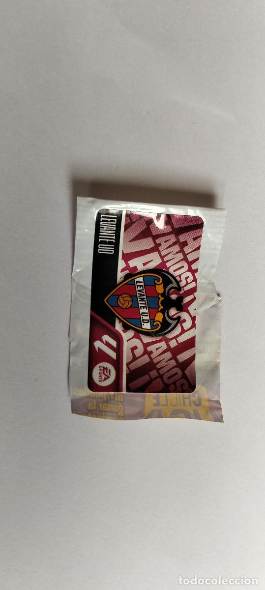 Cartes &agrave; collectionner de Football: CROMO CHICLE . LIGA ESTE 2026 - 27 ... ESCUDO LEVANTE -- LEER ANUNCIO.