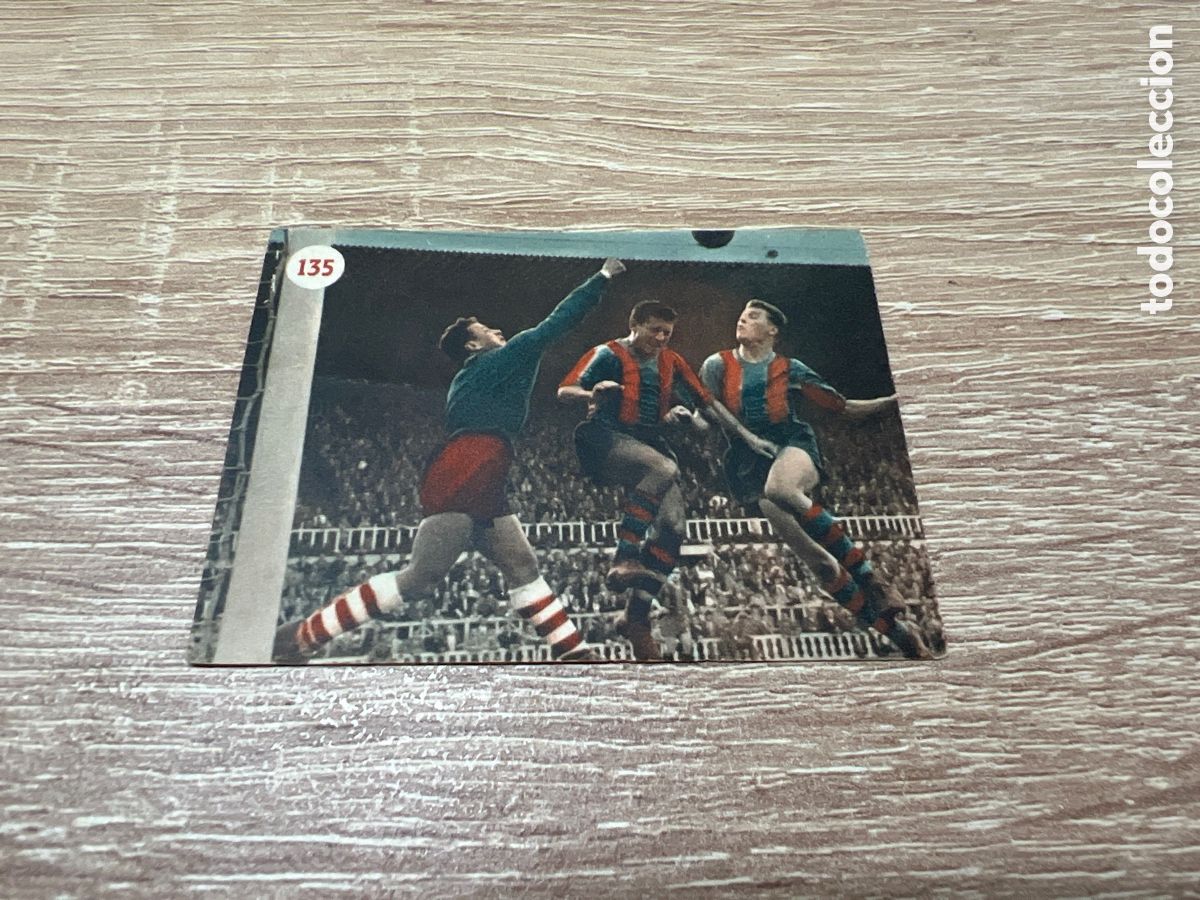 Cartes &agrave; collectionner de Football: 1953 N&ordm; 135 MORENO FC BARCELONA FHER ESCENAS DEPORTIVAS SIN PEGAR