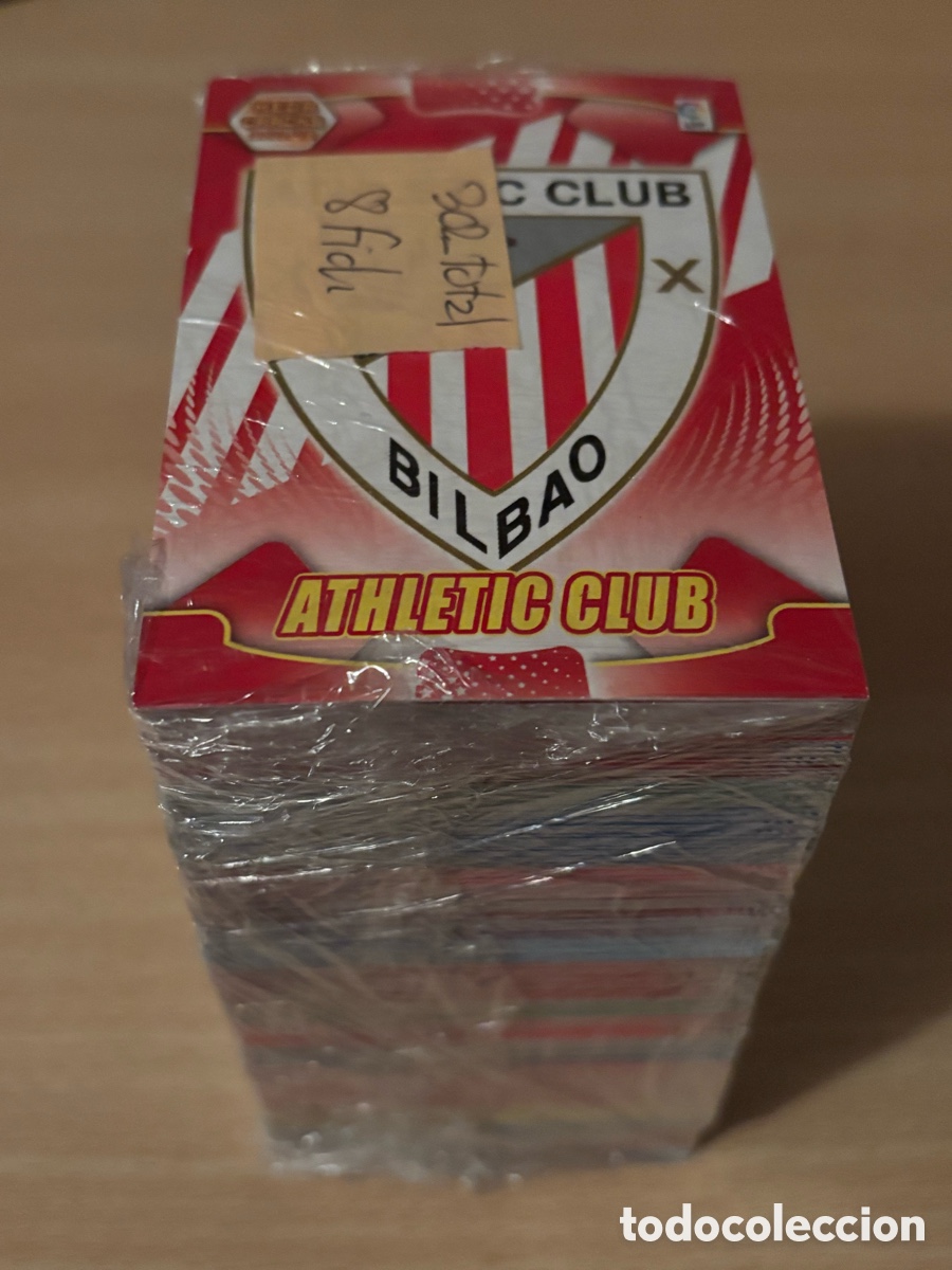 Cromos de f&uacute;tbol: Lote de 302 cromos distintos y nuevos de Megacracks 11-12 con 8 fichajes