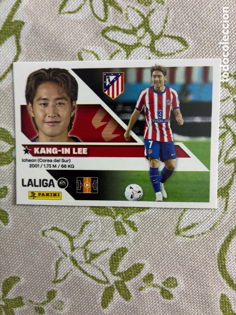Cromos de f&uacute;tbol: Cromo Kang-In Lee &Uacute;ltimos Fichajes N&ordm; 20 (Atl&eacute;tico de Madrid) - Colecciones Este 2026-27
