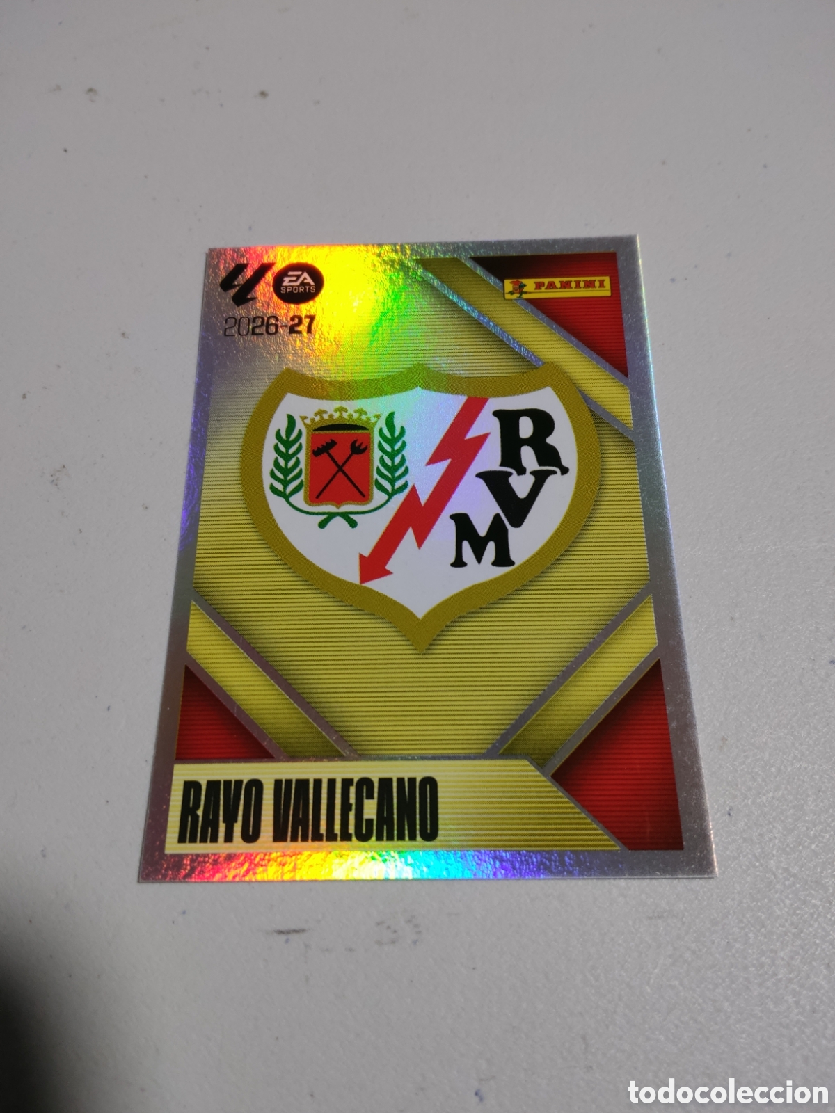 Cromos de f&uacute;tbol: 1 ESCUDO RAYO VALLECANO LIGA ESTE 2026 2027