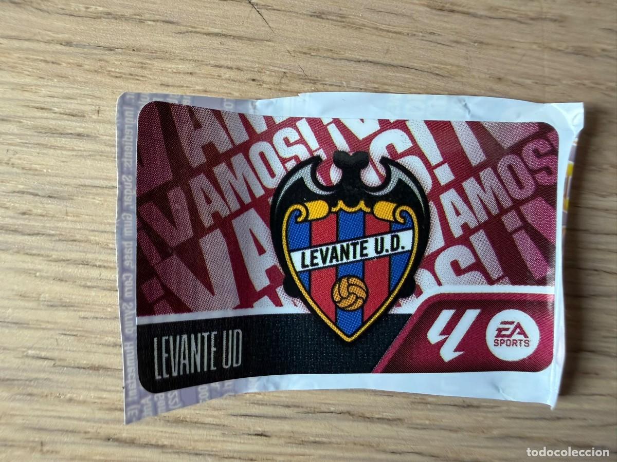 Cromos de f&uacute;tbol: VAMOS ESCUDO LEVANTE 25 26 2026 2027 LIGA EA SPORTS CHICLES CHICLE ESTE SIN PEGAR STICKER