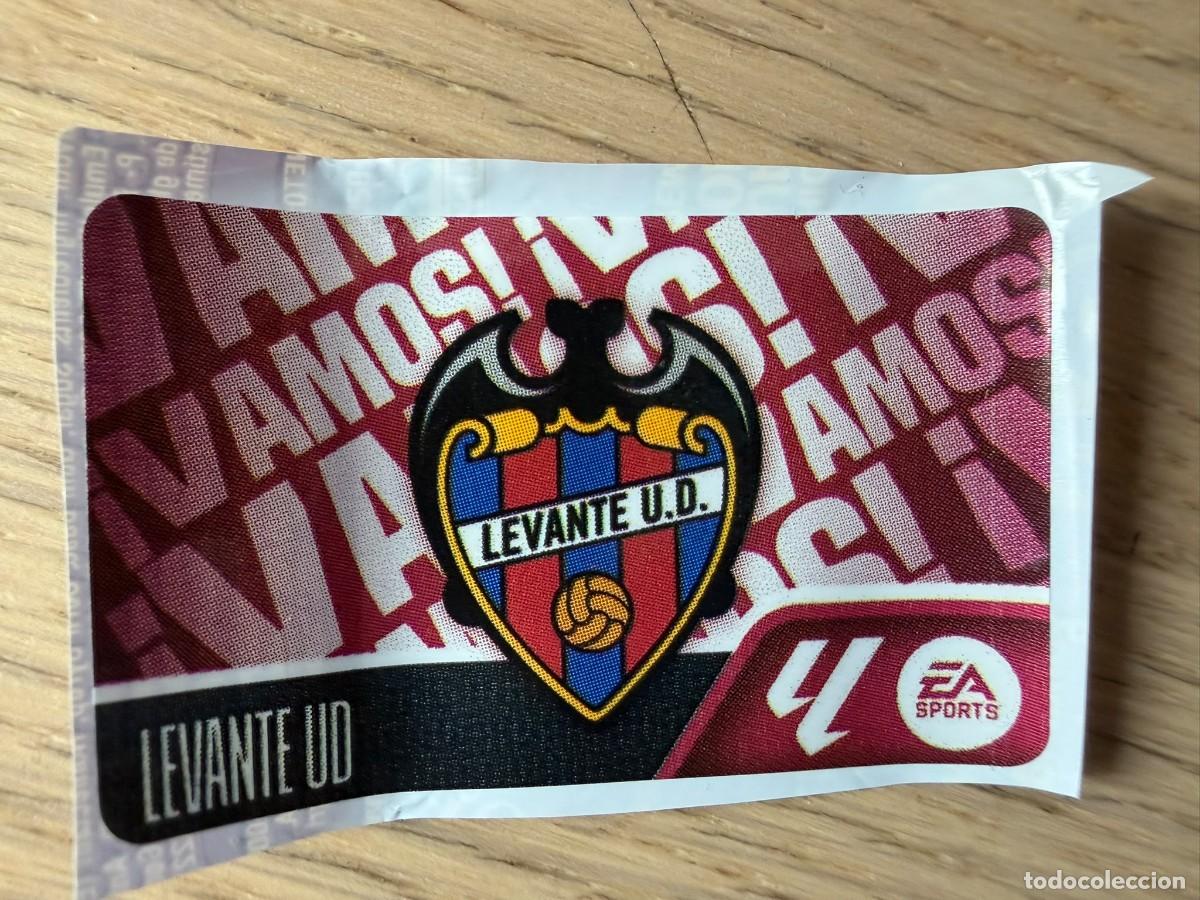 Cromos de f&uacute;tbol: VAMOS ESCUDO LEVANTE 25 26 2026 2027 LIGA EA SPORTS CHICLES CHICLE ESTE SIN PEGAR STICKER