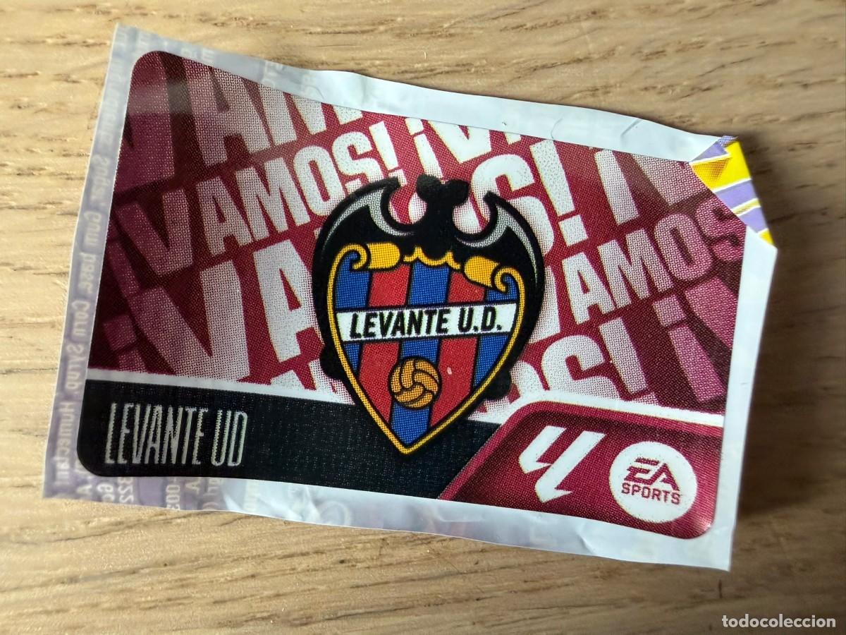 Cromos de f&uacute;tbol: VAMOS ESCUDO LEVANTE 25 26 2026 2027 LIGA EA SPORTS CHICLES CHICLE ESTE SIN PEGAR STICKER