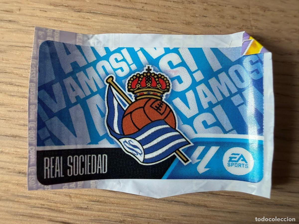 Cromos de f&uacute;tbol: VAMOS ESCUDO REAL SOCIEDAD 26 27 2026 2027 LIGA EA SPORTS CHICLES CHICLE ESTE SIN PEGAR STICKER