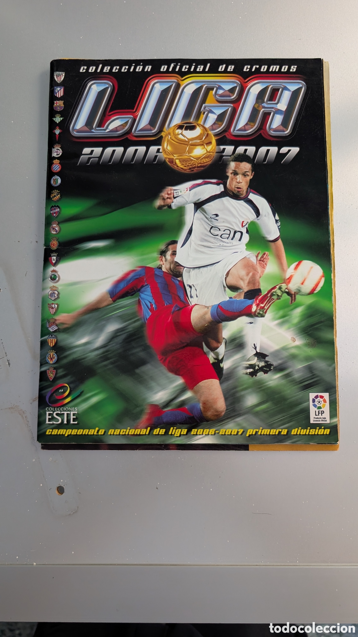 Cartes &agrave; collectionner de Football: ALBUM LIGA ESTE 2006/07 06 07 BASTANTE COMPLETO CON 44 FICHAJES, BUEN ESTADO GENERAL