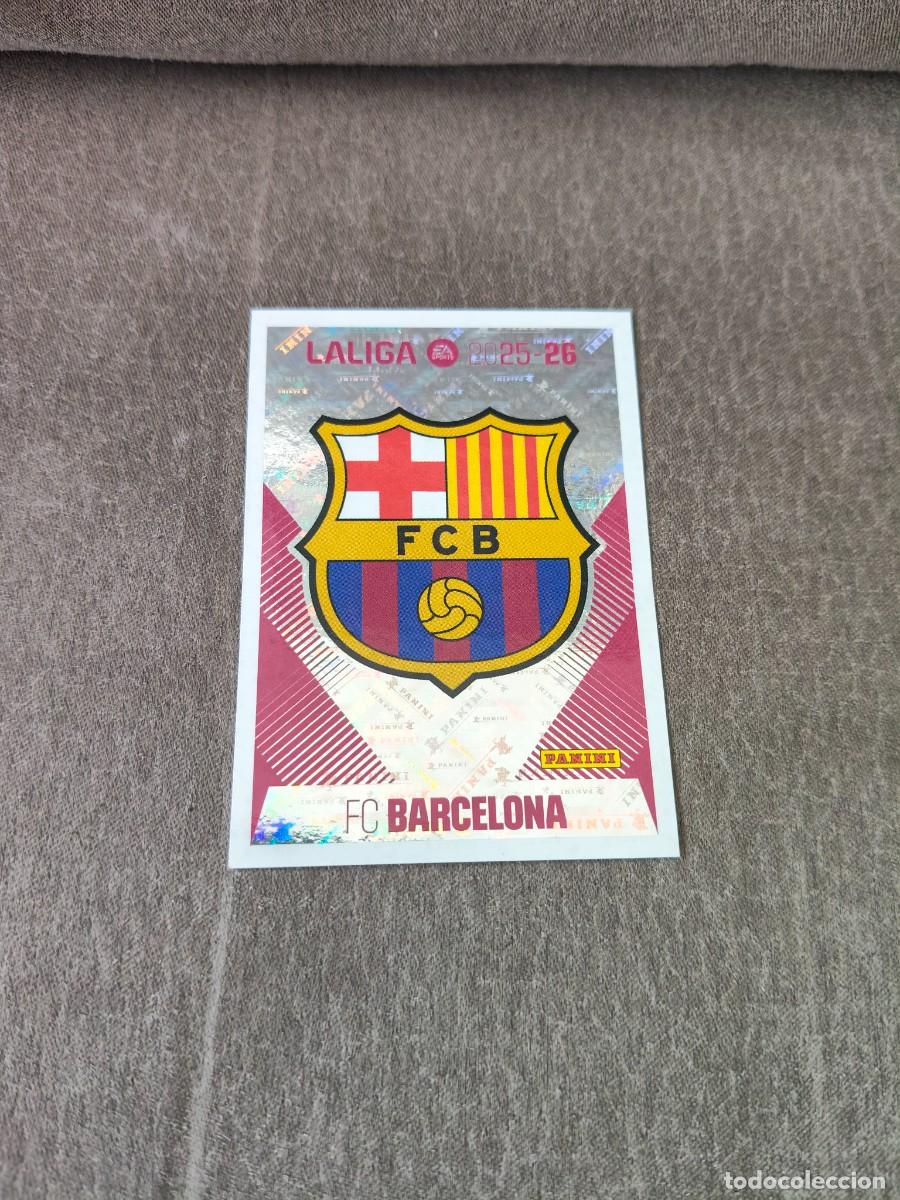 Cromos de f&uacute;tbol: Cromo 1 ESCUDO FC BARCELONA. Colecci&oacute;n LALIGA F&uacute;tbol 2025-2026 PANINI Nuevo