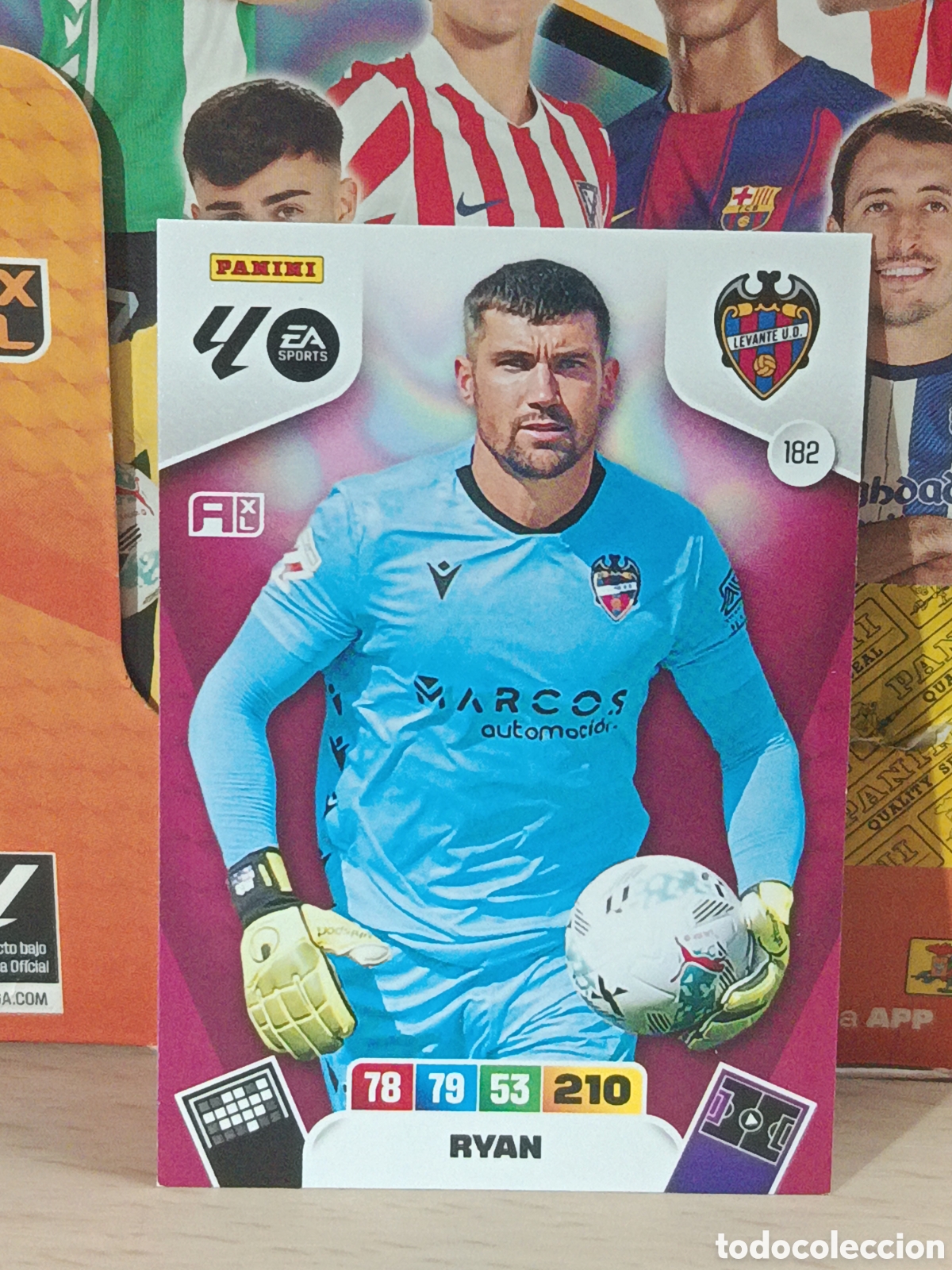 Figurine di Calcio: RYAN LEVANTE N&ordm; 182 LIGA ADRENALYN 25 26 2025 2026 PANINI