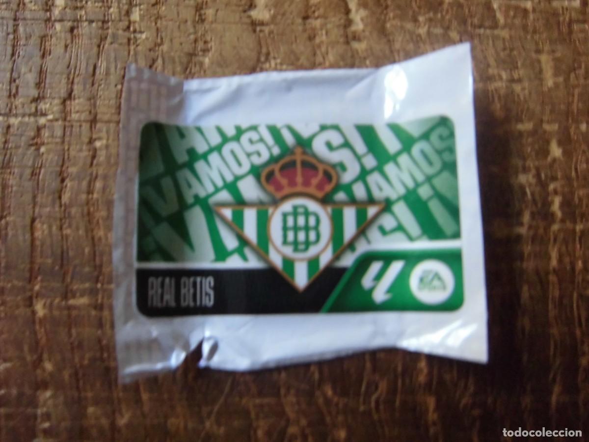 Cromos de f&uacute;tbol: ESCUDO REAL BETIS LOS CHICLES DE LA LIGA 2026-27