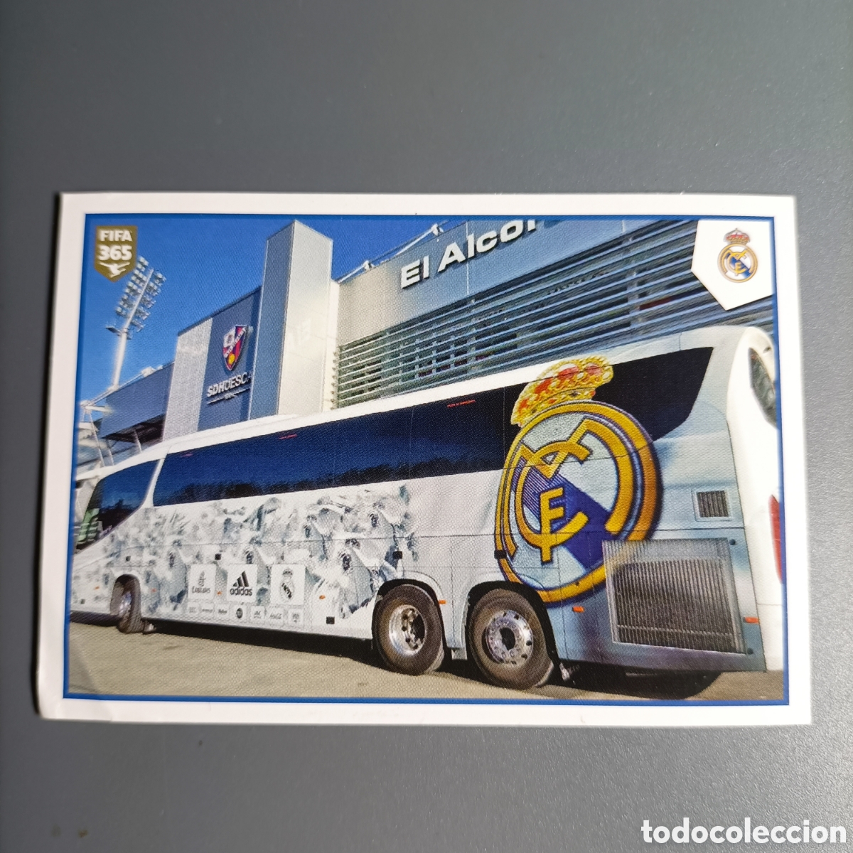 Figurine di Calcio: STICKER PANINI ALBUM 2021. FIFA 365 (REAL MADRID) №120 BUS / FANS