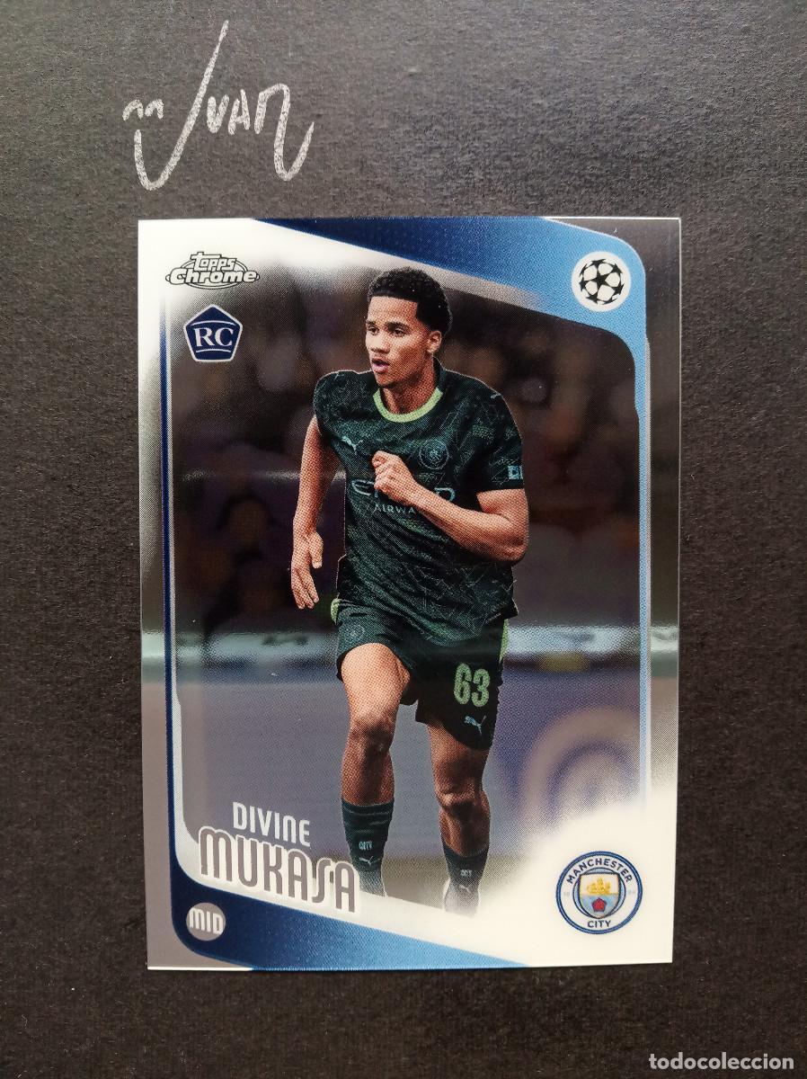 Fu&szlig;ball-Sticker: 49 ROOKIE DIVINE MUKASA MANCHESTER CITY ⚽ TOPPS &reg; CHROME UCC UEFA CLUB COMPETITIONS 2025 2026 25 26