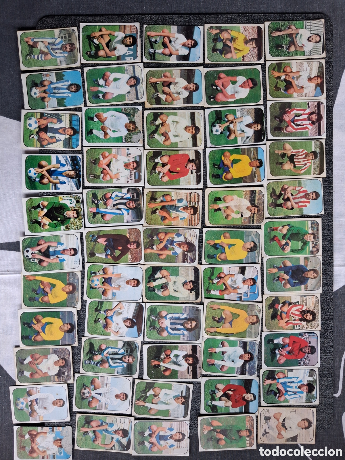 Cromos de f&uacute;tbol: 160 cromos diferentes Este 76/77 recuperados