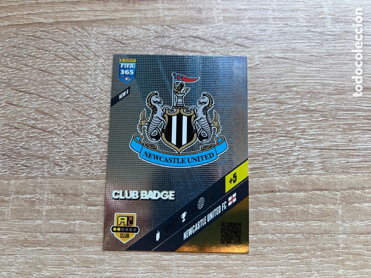 Cromos de f&uacute;tbol: NEW 4 CLUB BADGE NEWCASTLE UNITED FC PANINI FIFA 365 2024 ADRENALYN XL