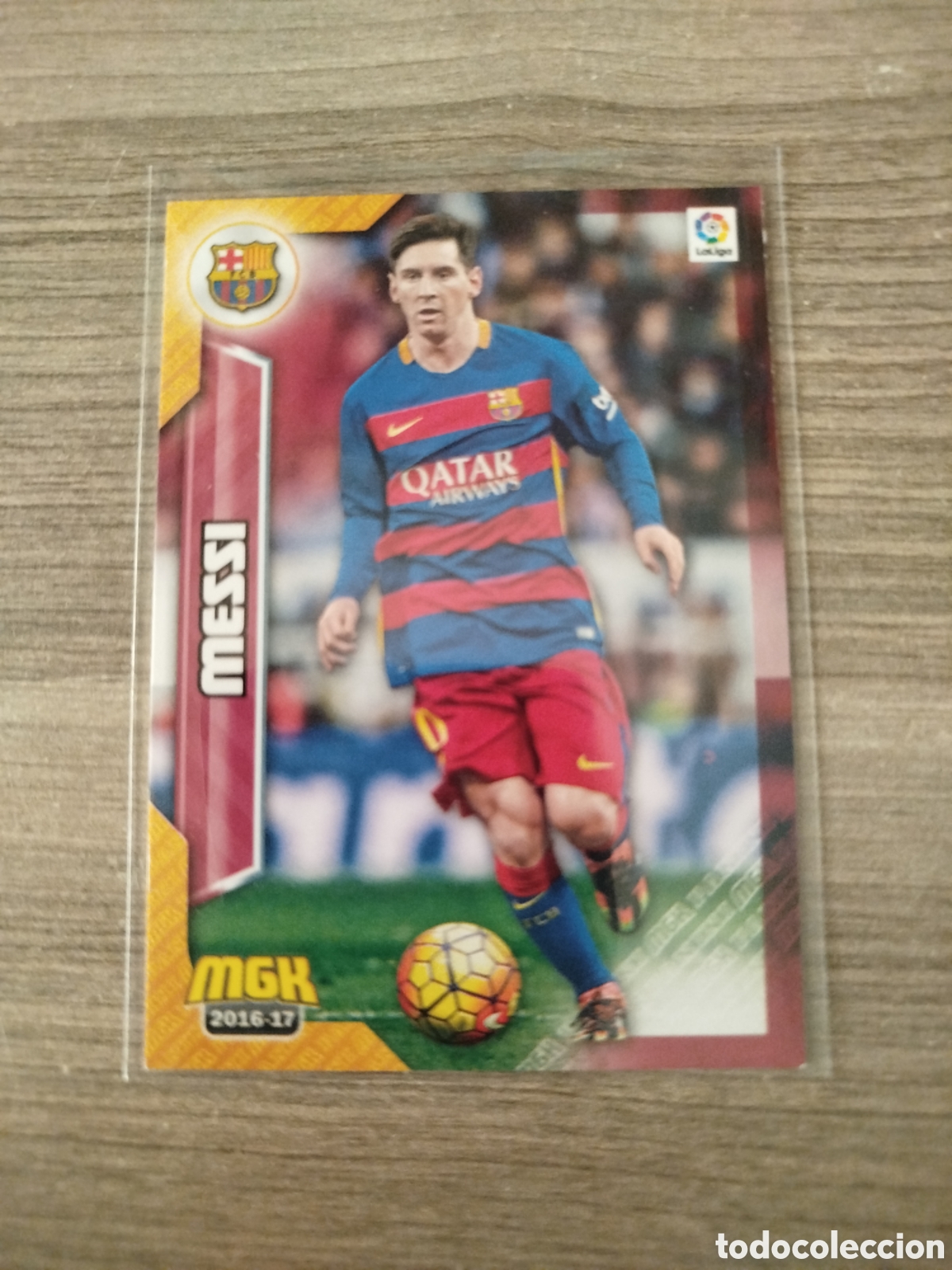 Cartes &agrave; collectionner de Football: Megacracks 2016/17.F.C.BARCELONA.MESSI (N&deg;100).