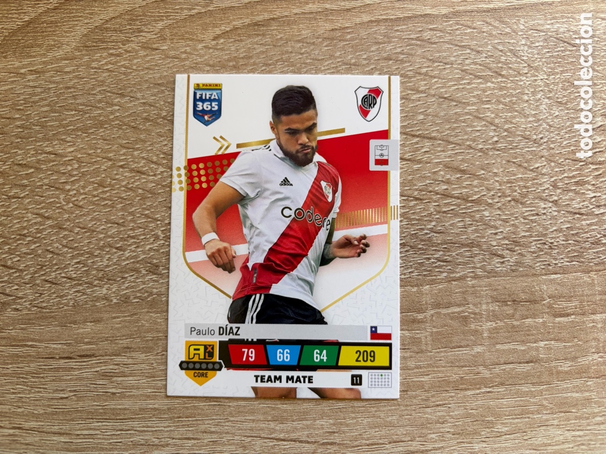 Cartes &agrave; collectionner de Football: 209 PAULO D&Iacute;AZ ADRENALYN XL FIFA 365 2023 RIVER PLATE