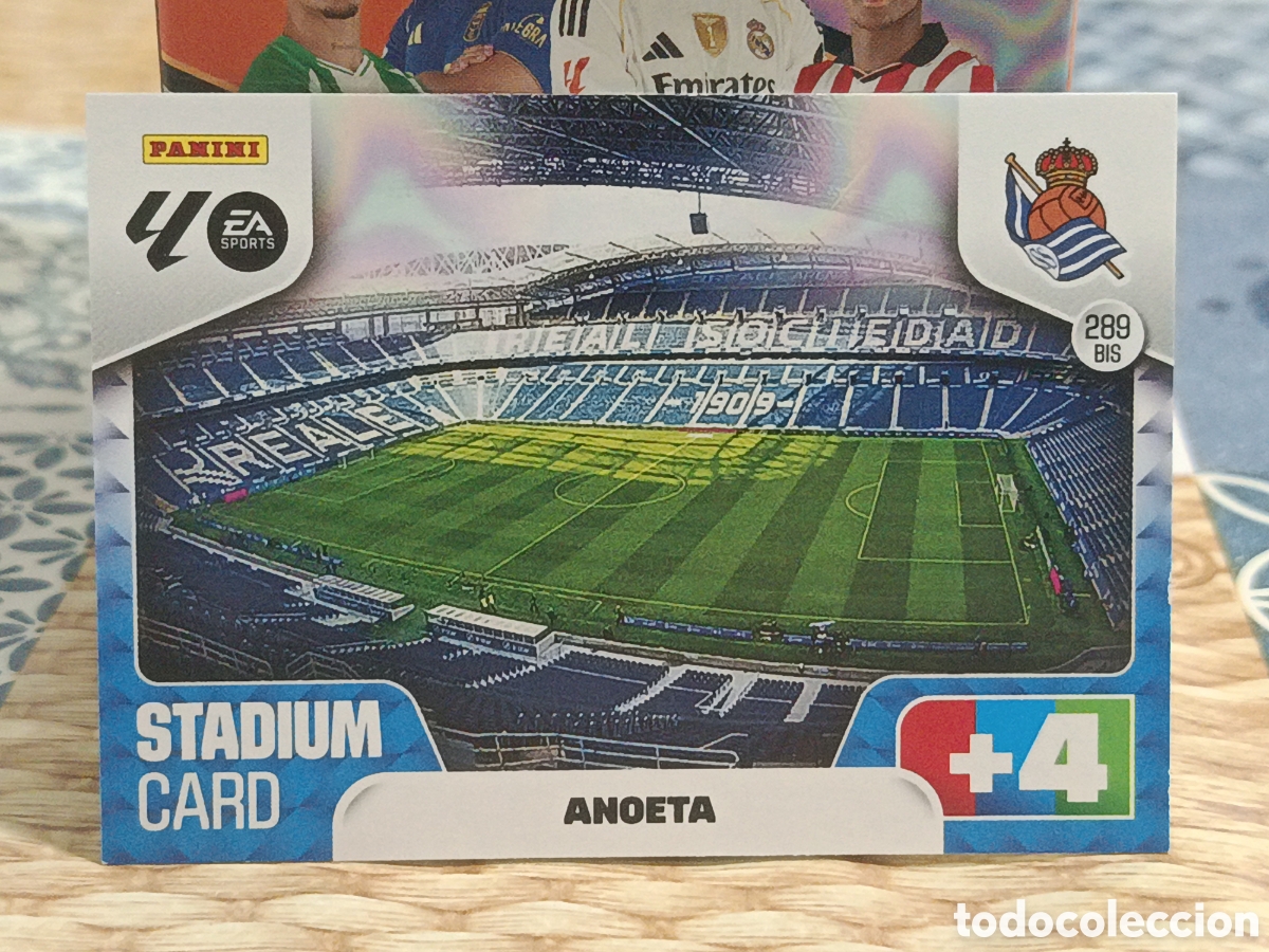 Cromos de Futebol: STADIUM CARD ANOETA REAL SOCIEDAD N&ordm; 289 BIS LIGA ADRENALYN 25 26 2025 2026 PANINI