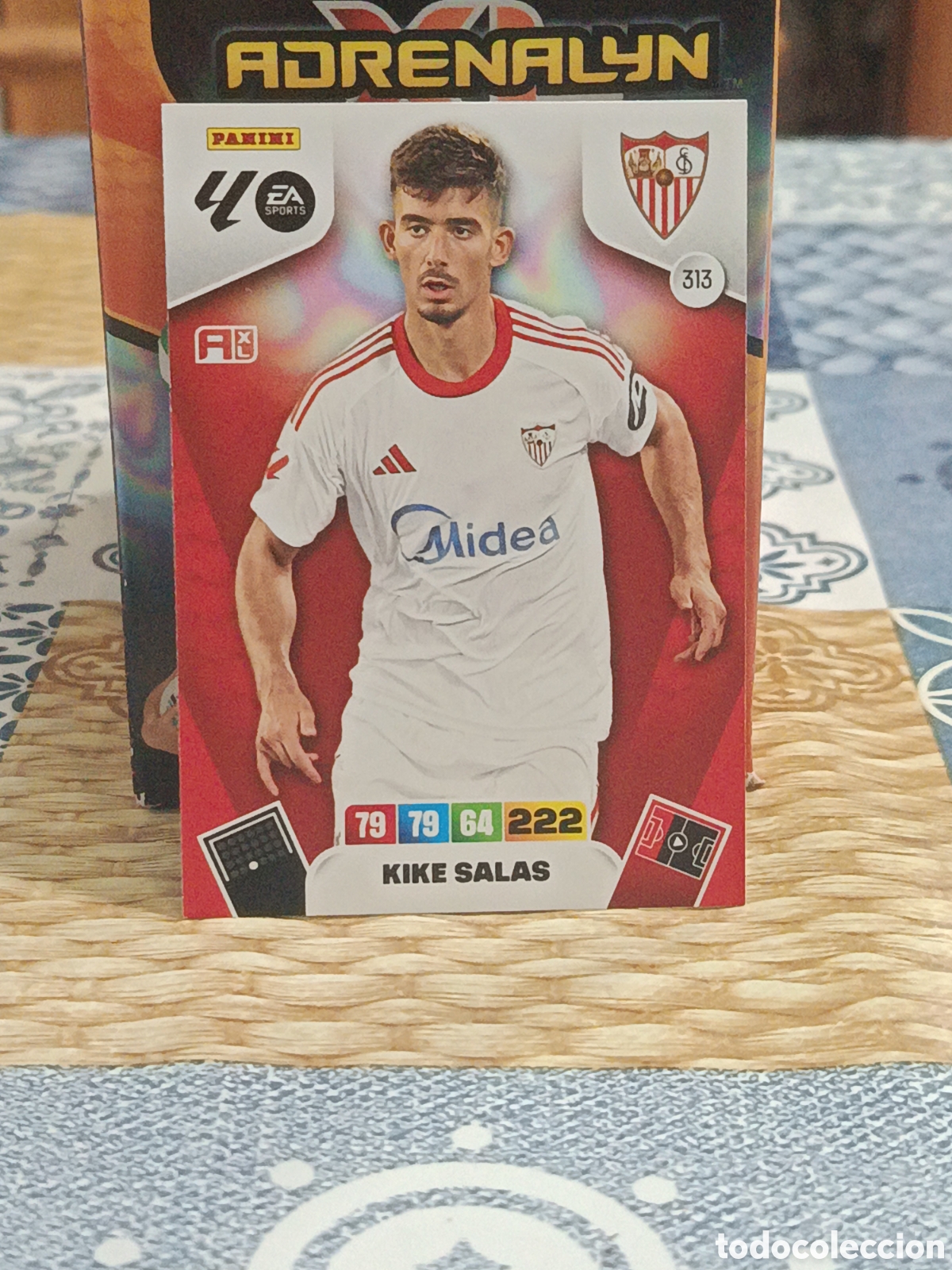 Fu&szlig;ball-Sticker: KIKE SALAS SEVILLA N&ordm; 313 LIGA ADRENALYN 25 26 2025 2026 PANINI