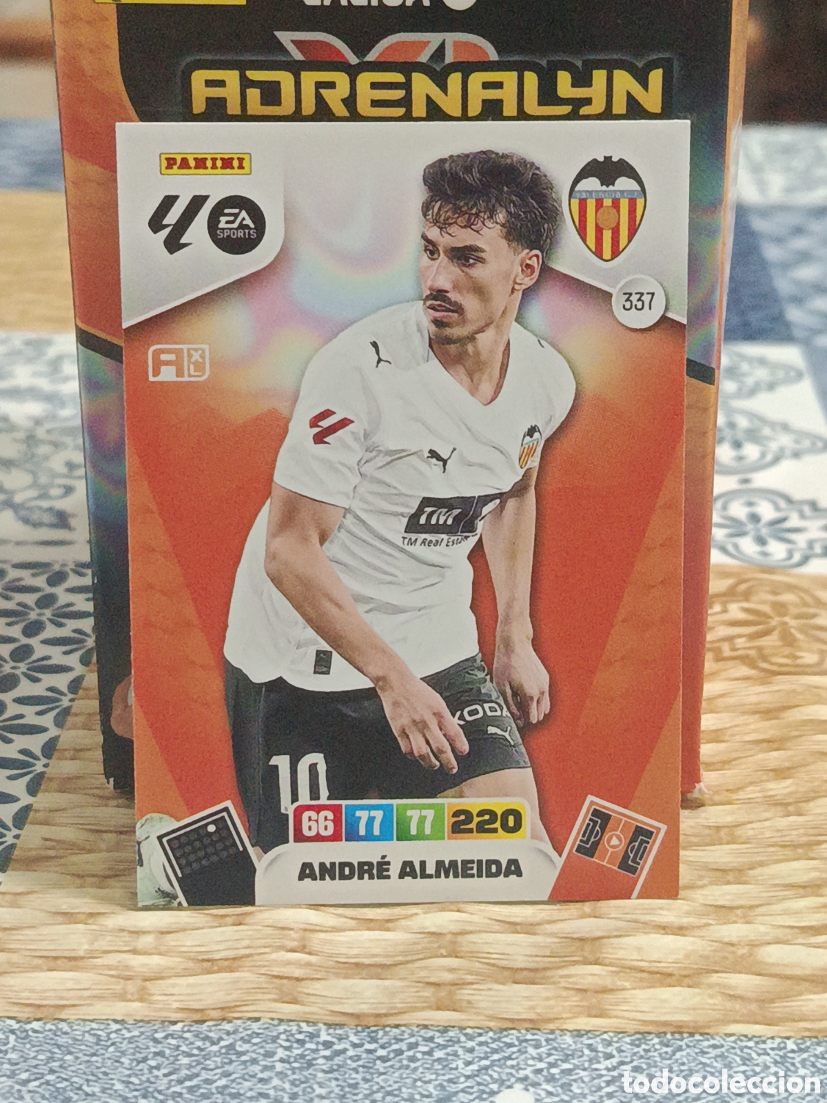 Fu&szlig;ball-Sticker: ANDRE ALMEIDA VALENCIA C.F. N&ordm; 337 LIGA ADRENALYN 25 26 2025 2026 PANINI