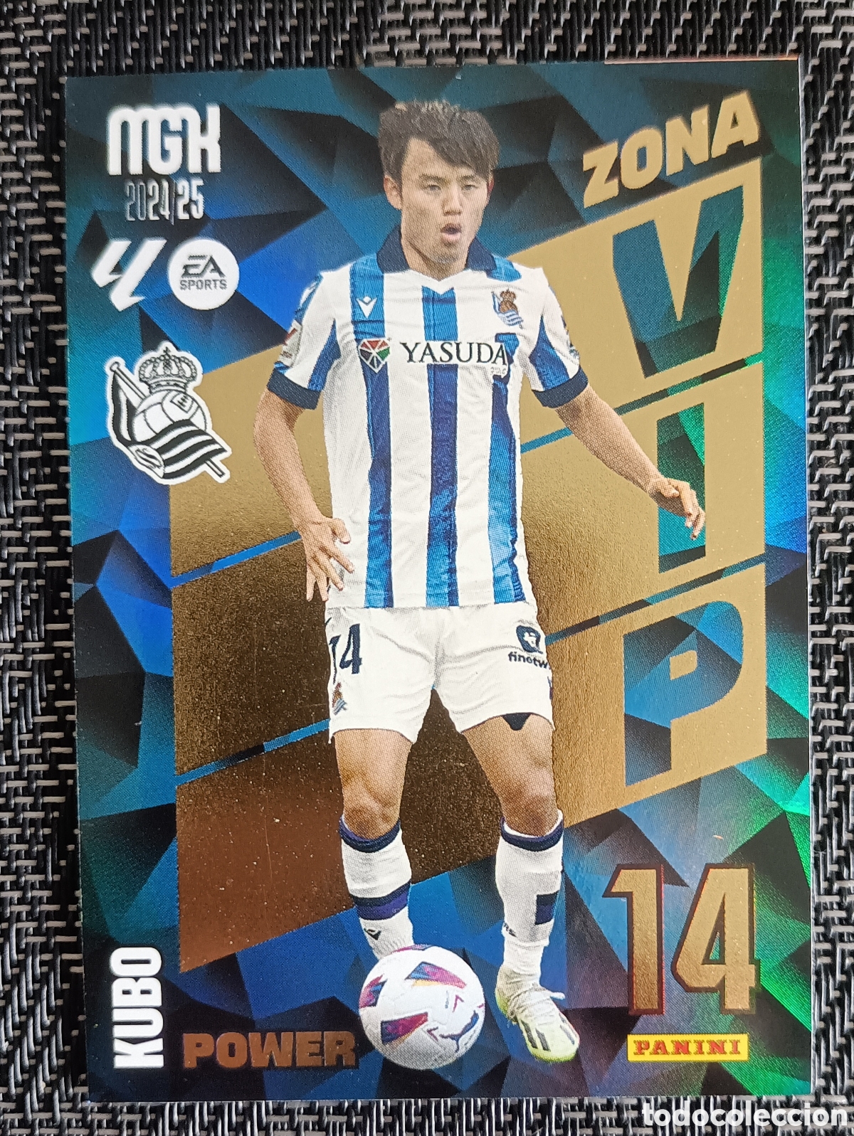 Fu&szlig;ball-Sticker: Kubo Real Sociedad P397 Megacracks 24/25