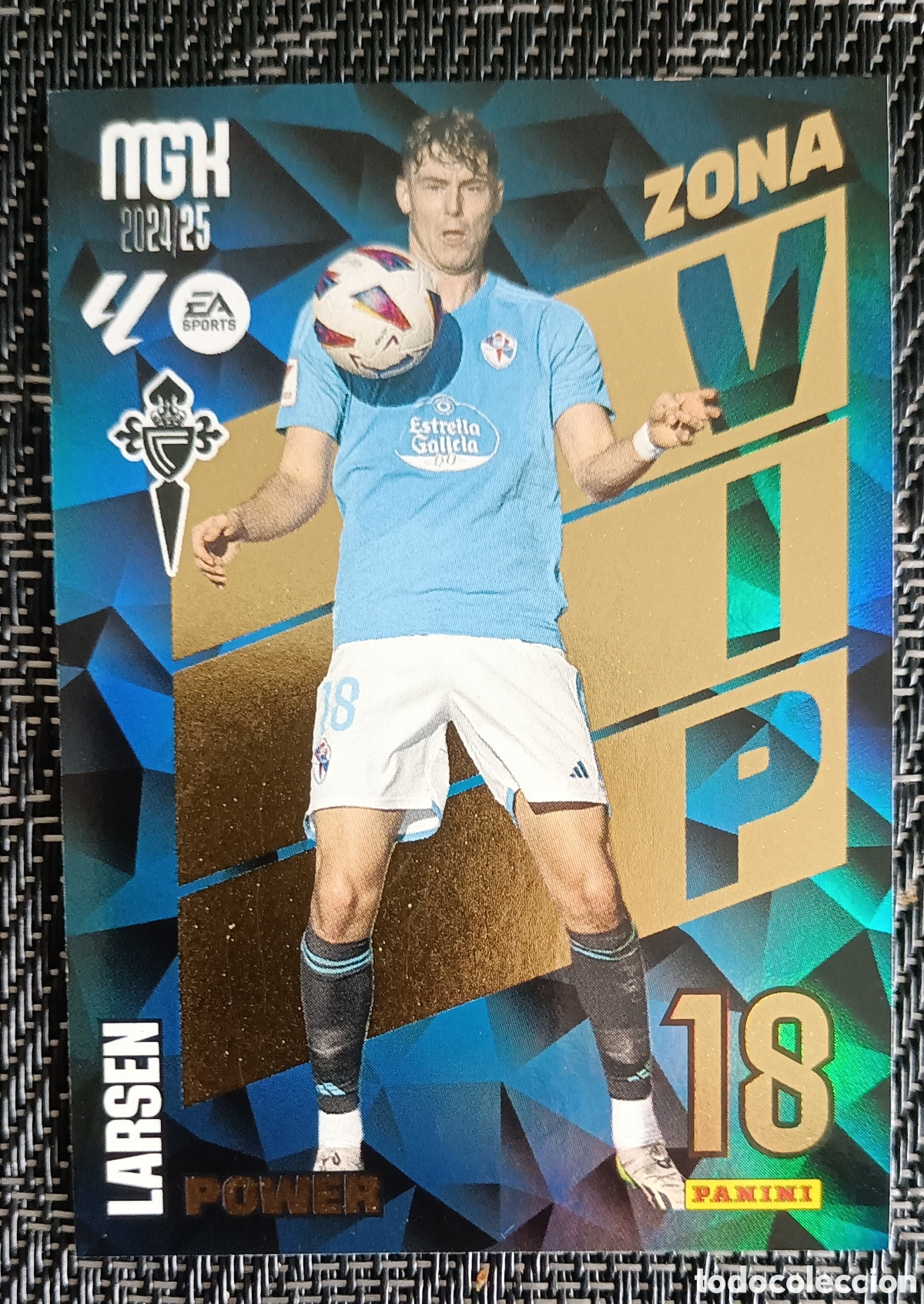 Football Stickers: Larsen Celta de Vigo P398 Megacracks 24/25