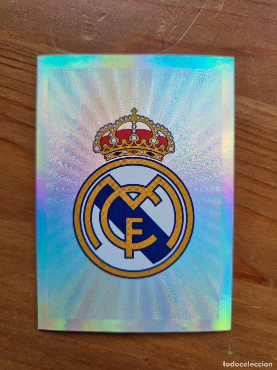 Cromos de f&uacute;tbol: 32 ESCUDO (Real Madrid CF). UEFA Champions League 2015 2016 15 16 (Topps)
