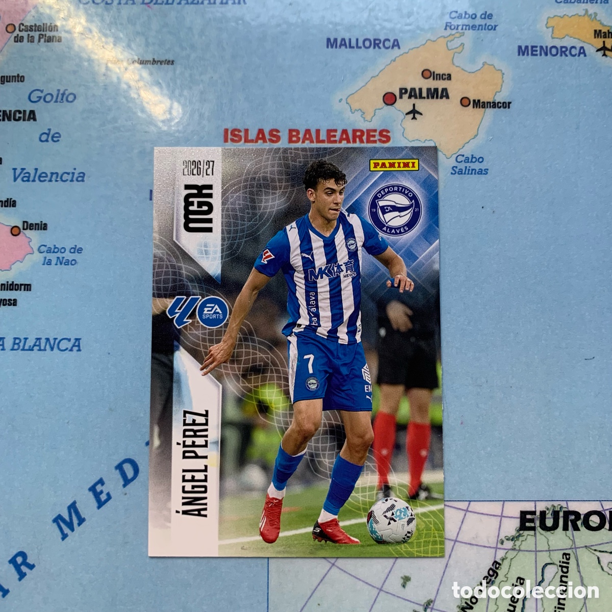 Figurine di Calcio: &Aacute;ngel P&eacute;rez n&uacute;mero 33 del Alav&eacute;s megacracks 26-27 2026-2027
