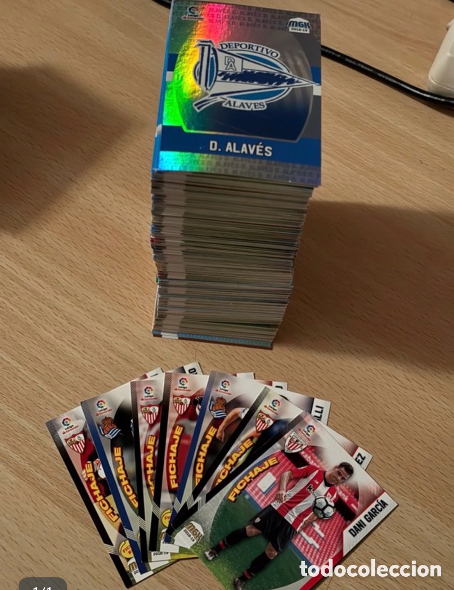 Cromos de f&uacute;tbol: 377 cromos distintos Megacracks 2018-19 con escudos, fichajes y All Stars