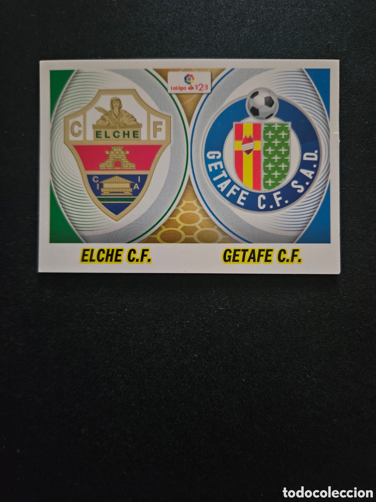 Cromos de Futebol: ESCUDOS ELCHE C.F. &ndash; GETAFE C.F. N&ordm; 3 LALIGA 1|2|3 &ndash; LIGA ESTE 2016-17 PANINI