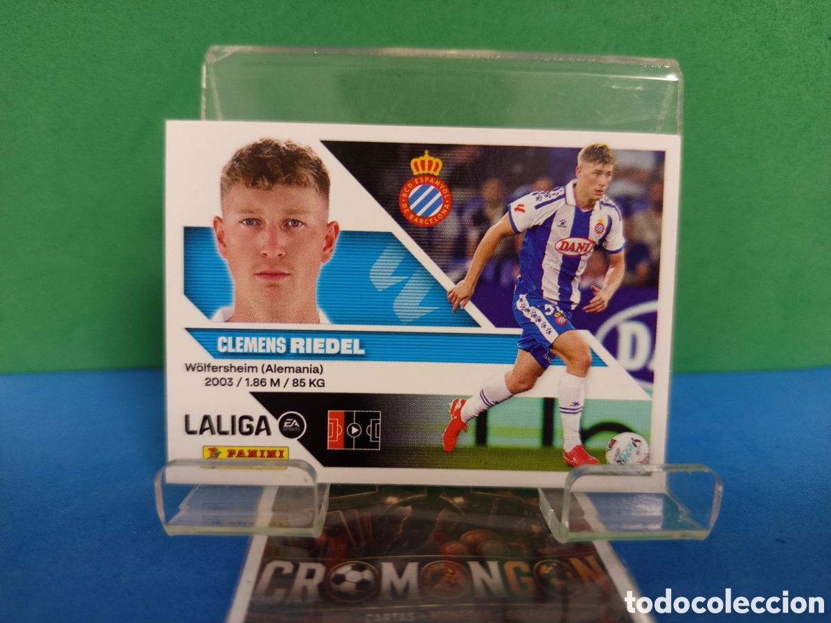 Cromos de f&uacute;tbol: ❇️ CROMO ⚽ 7.- RIEDEL (ESPANYOL) - COLECCIONES ESTE 2026/27 (PANINI) ❇️