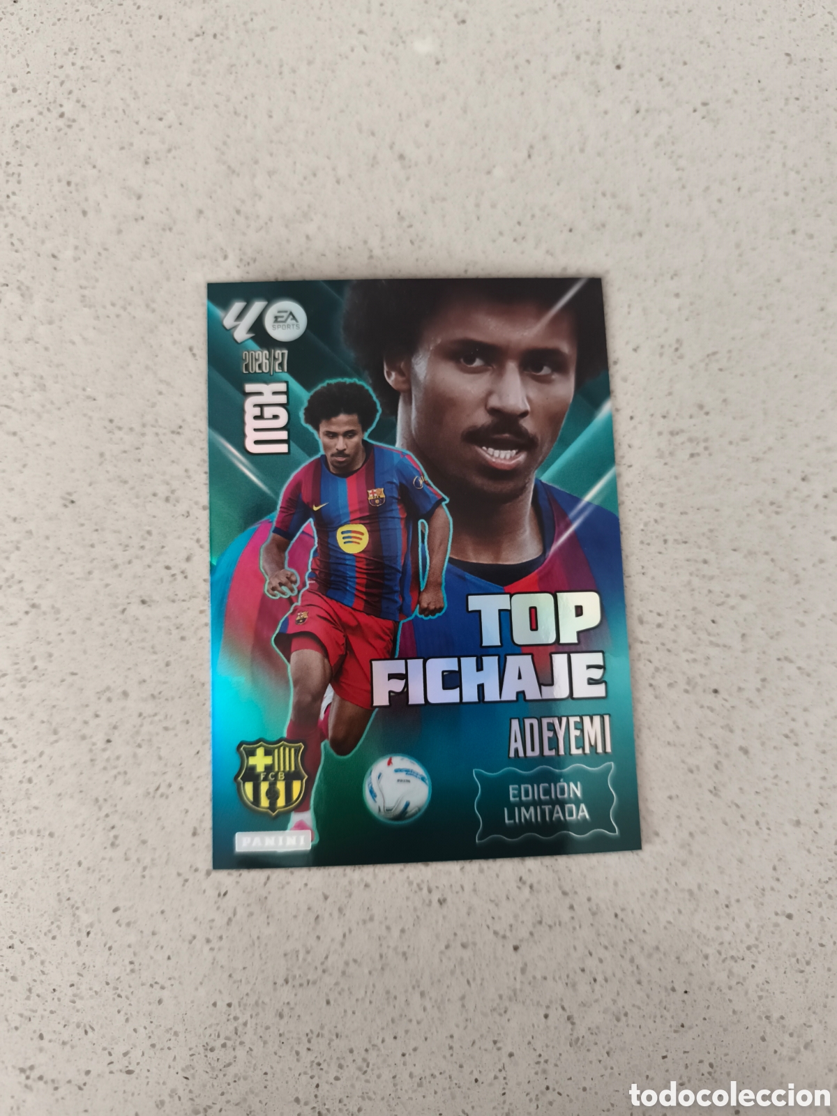 Football Stickers: CARTA TOP FICHAJE ADEYEMI FC BARCELONA EDICI&Oacute;N LIMITADA. MEGACRACKS 26/27. PANINI.