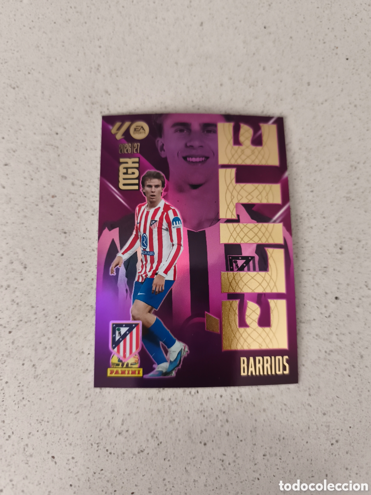 Cromos de f&uacute;tbol: CARTA &Eacute;LITE BARRIOS ATL&Eacute;TICO DE MADRID. MEGACRACKS 26/27. PANINI.