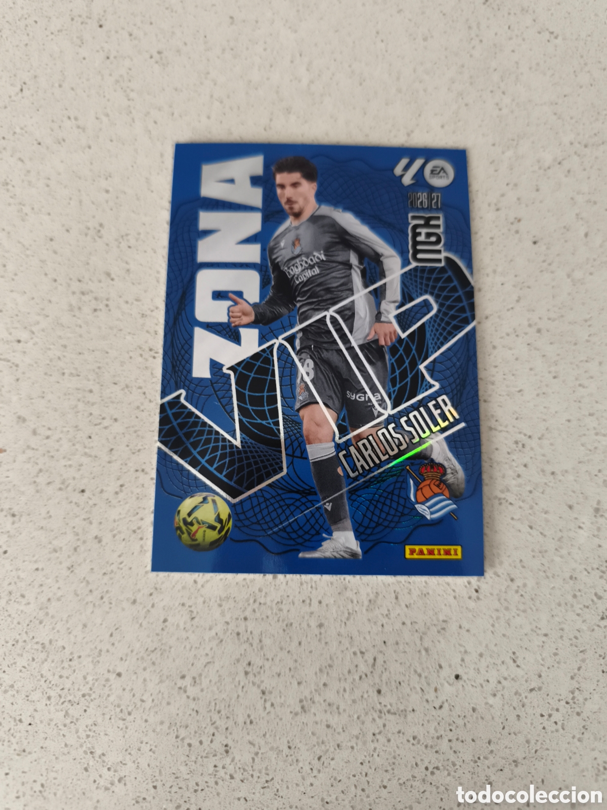 Cromos de Futebol: CARTA ZONA VIP CARLOS SOLER REAL SOCIEDAD. MEGACRACKS 26/27. PANINI.