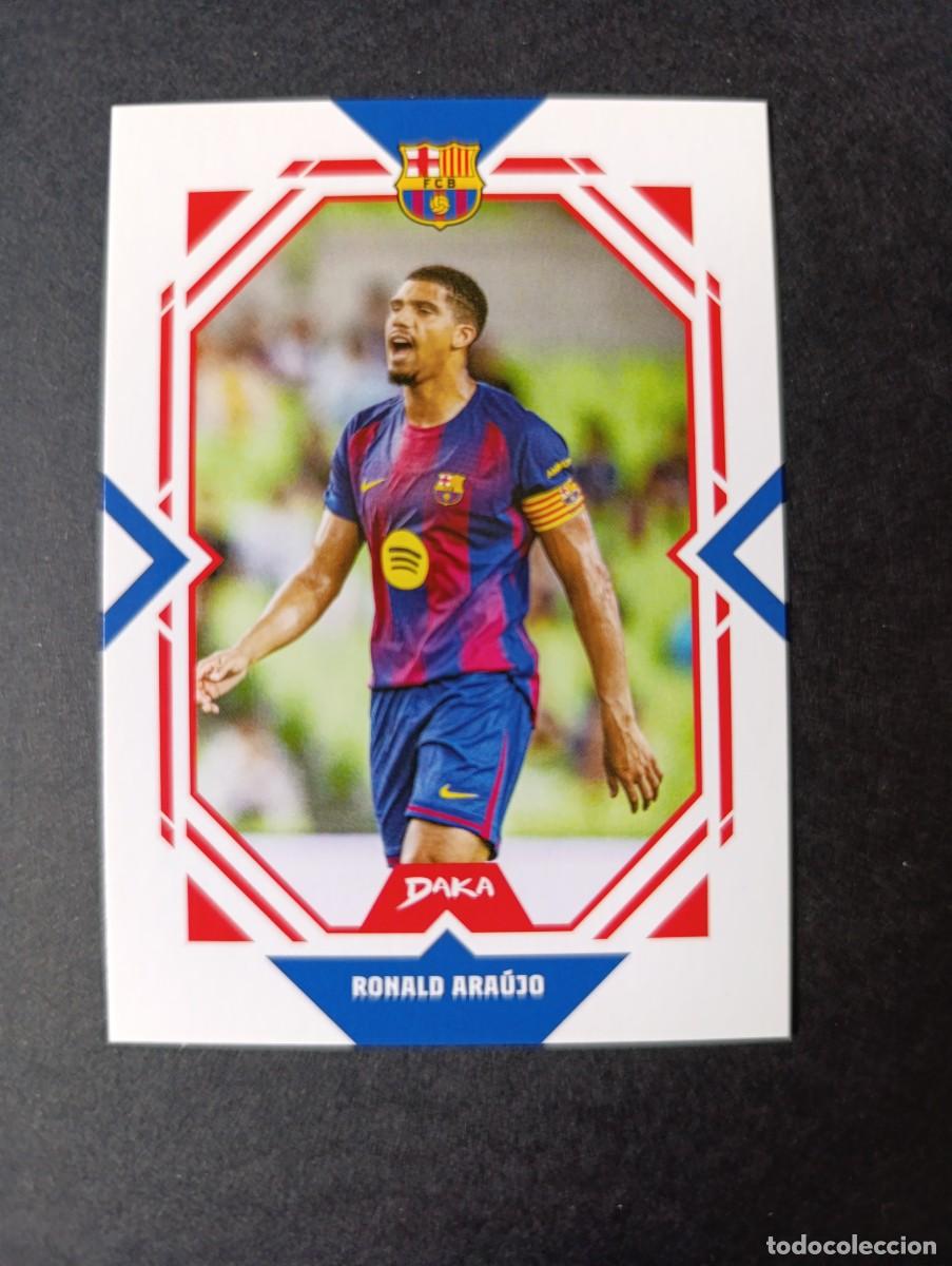 Figurine di Calcio: CROMO DAKA FCB-14-A RONALD ARAUJO FC BARCELONA 2025-2026
