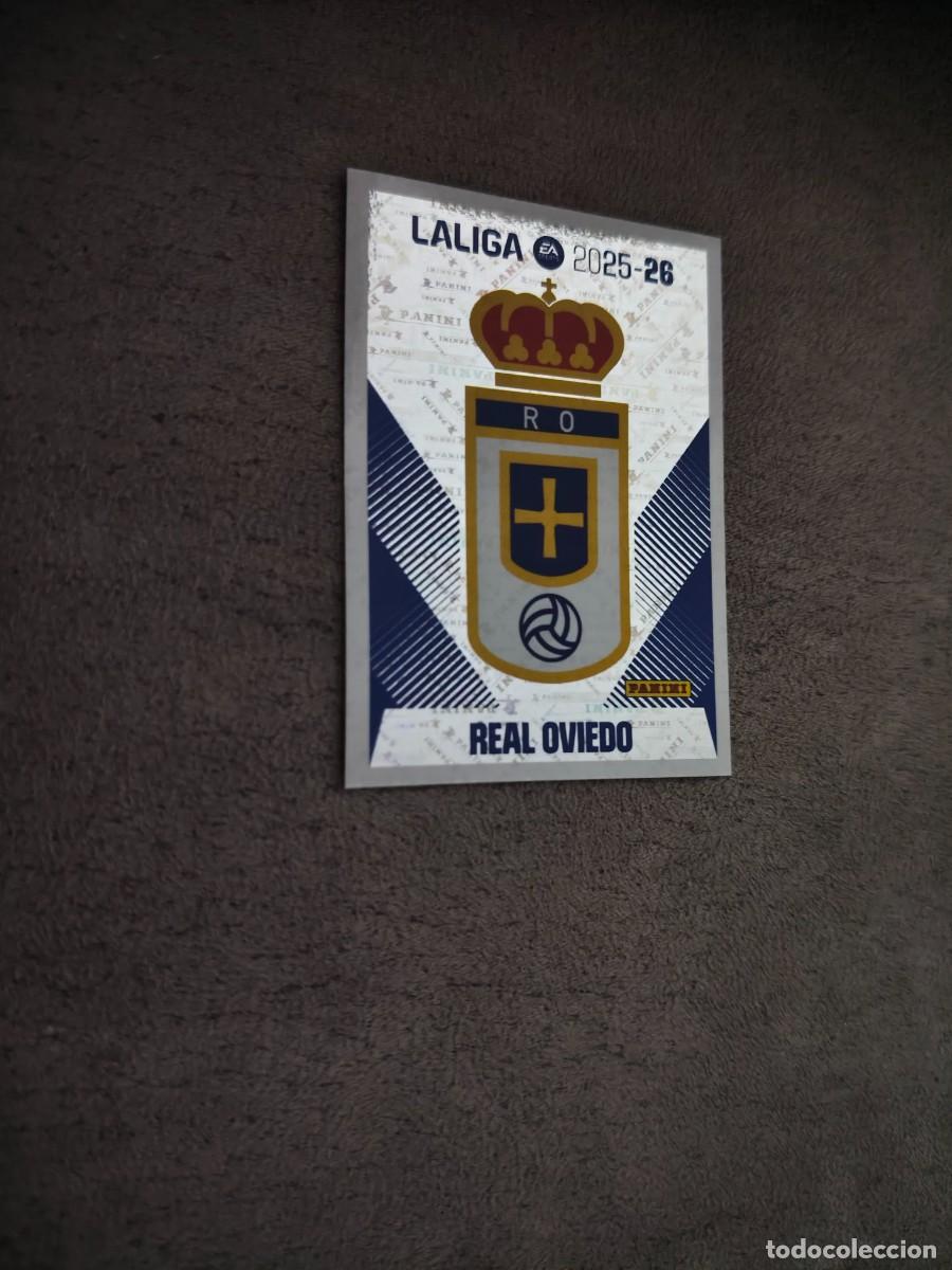 Football Stickers: Cromo 1 ESCUDO REAL OVIEDO. Colecci&oacute;n LALIGA F&uacute;tbol 2025-2026 PANINI Nuevo