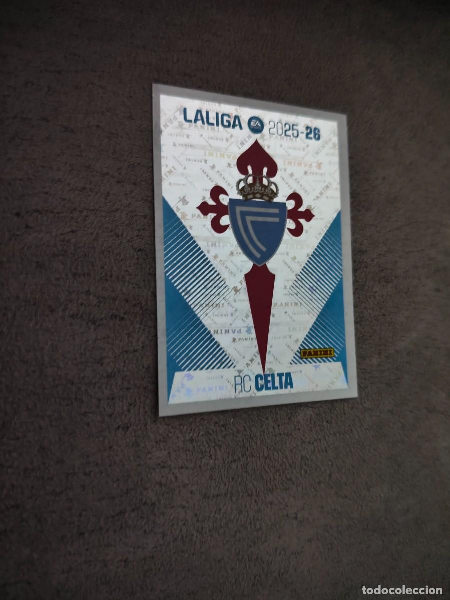 Cromos de f&uacute;tbol: Cromo 1 ESCUDO RC CELTA. Colecci&oacute;n LALIGA F&uacute;tbol 2025-2026 PANINI Nuevo