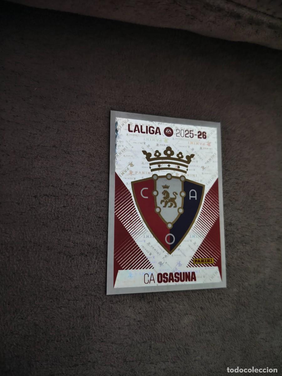 Football Stickers: Cromo 1 ESCUDO CA OSASUNA. Colecci&oacute;n LALIGA F&uacute;tbol 2025-2026 PANINI Nuevo