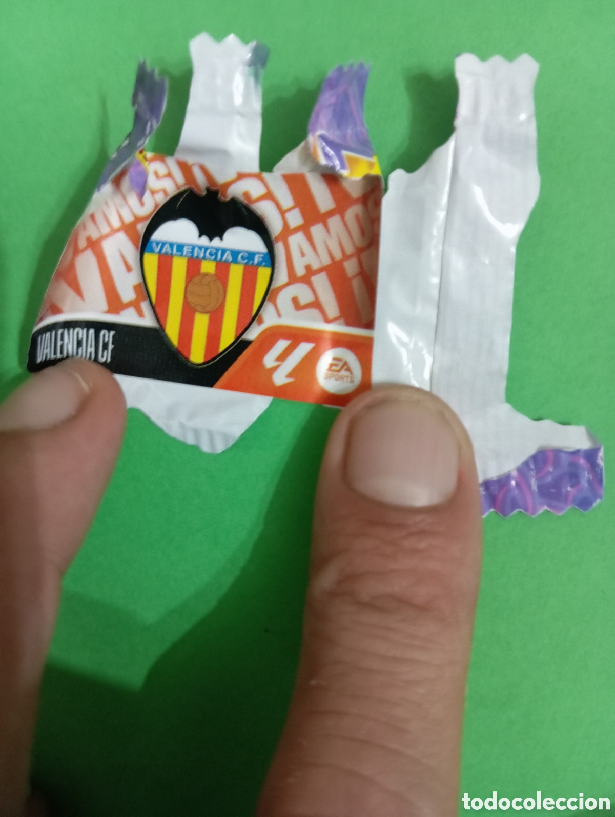 Cromos de f&uacute;tbol: Escudo del Valencia / PANINI LIGA ESTE CHICLE LIGA 2026/2027