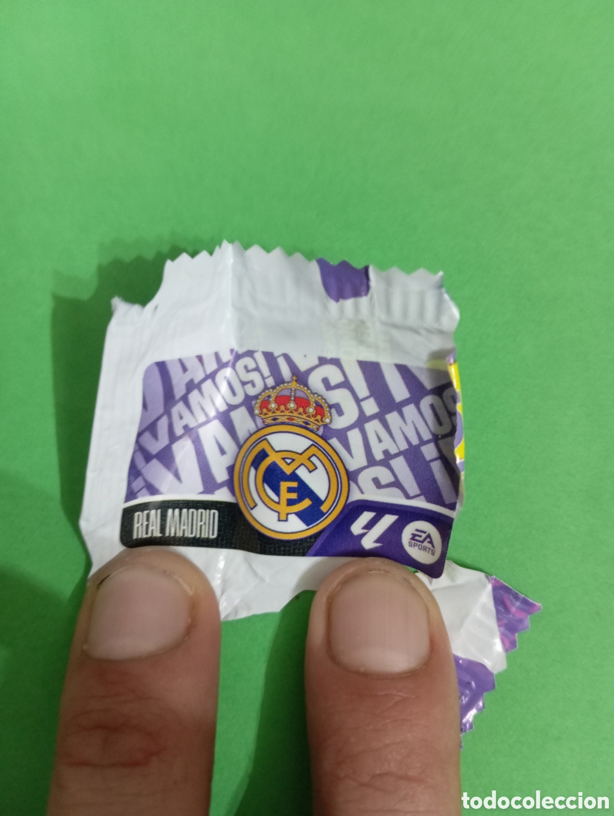 Cromos de f&uacute;tbol: Escudo del Real Madrid / PANINI LIGA ESTE CHICLE LIGA 2026/2027