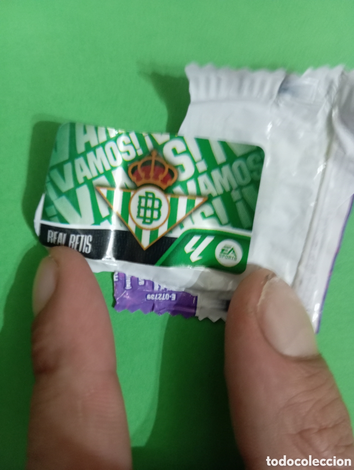 Cromos de f&uacute;tbol: Escudo del Betis / PANINI LIGA ESTE CHICLE LIGA 2026/2027