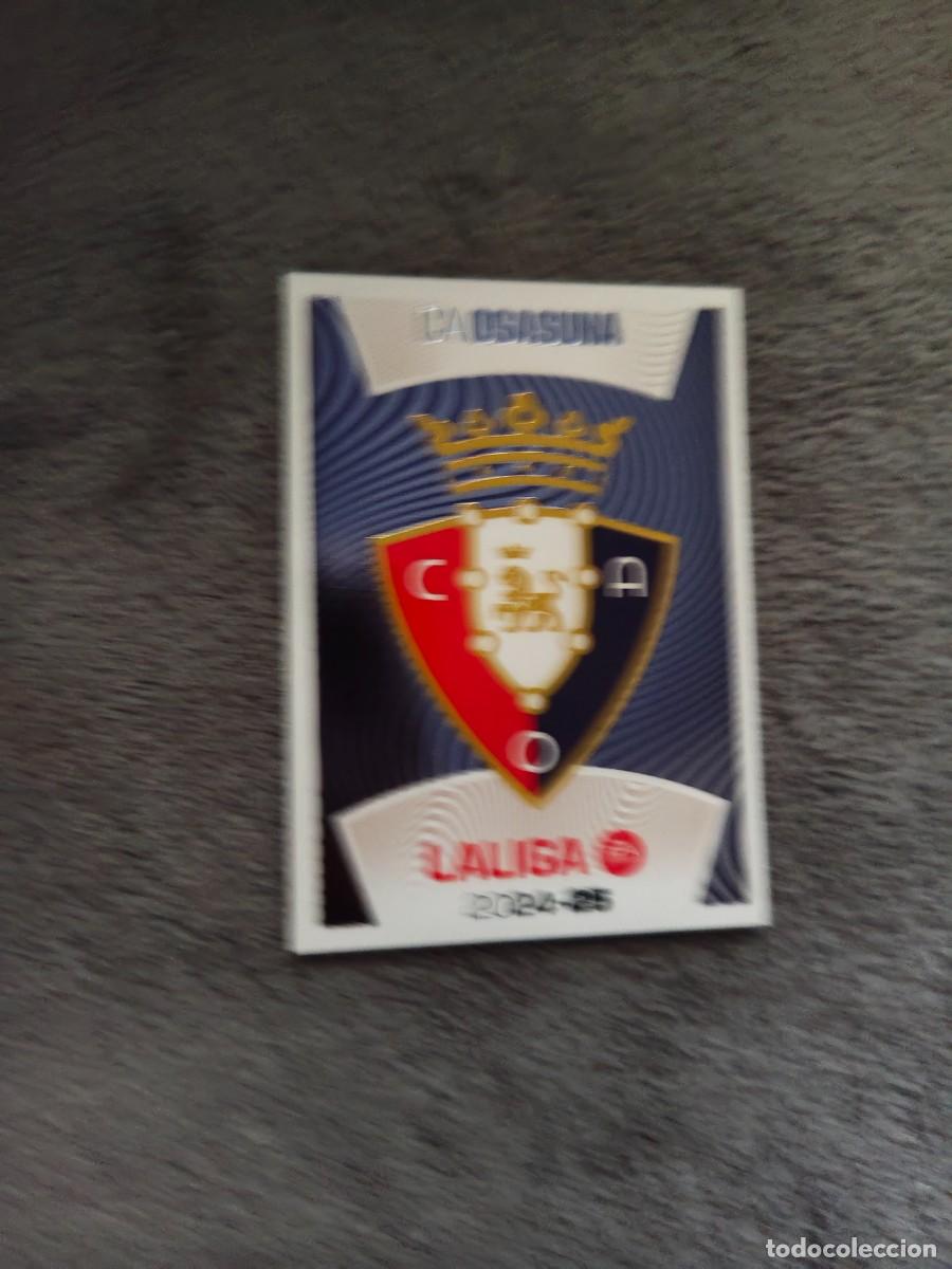 Figurine di Calcio: ESTE LA LIGA 24 25 ESCUDO CA OSASUNA (1) CA OSASUNA LALIGA PANINI 2024 2025