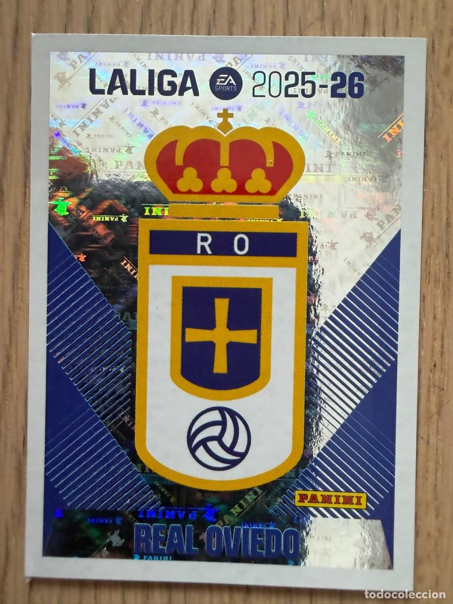 Cromos de f&uacute;tbol: 1 ESCUDO REAL OVIEDO 25 26 2025 2026 LIGA EA SPORTS COLECCIONES ESTE SIN PEGAR STICKER