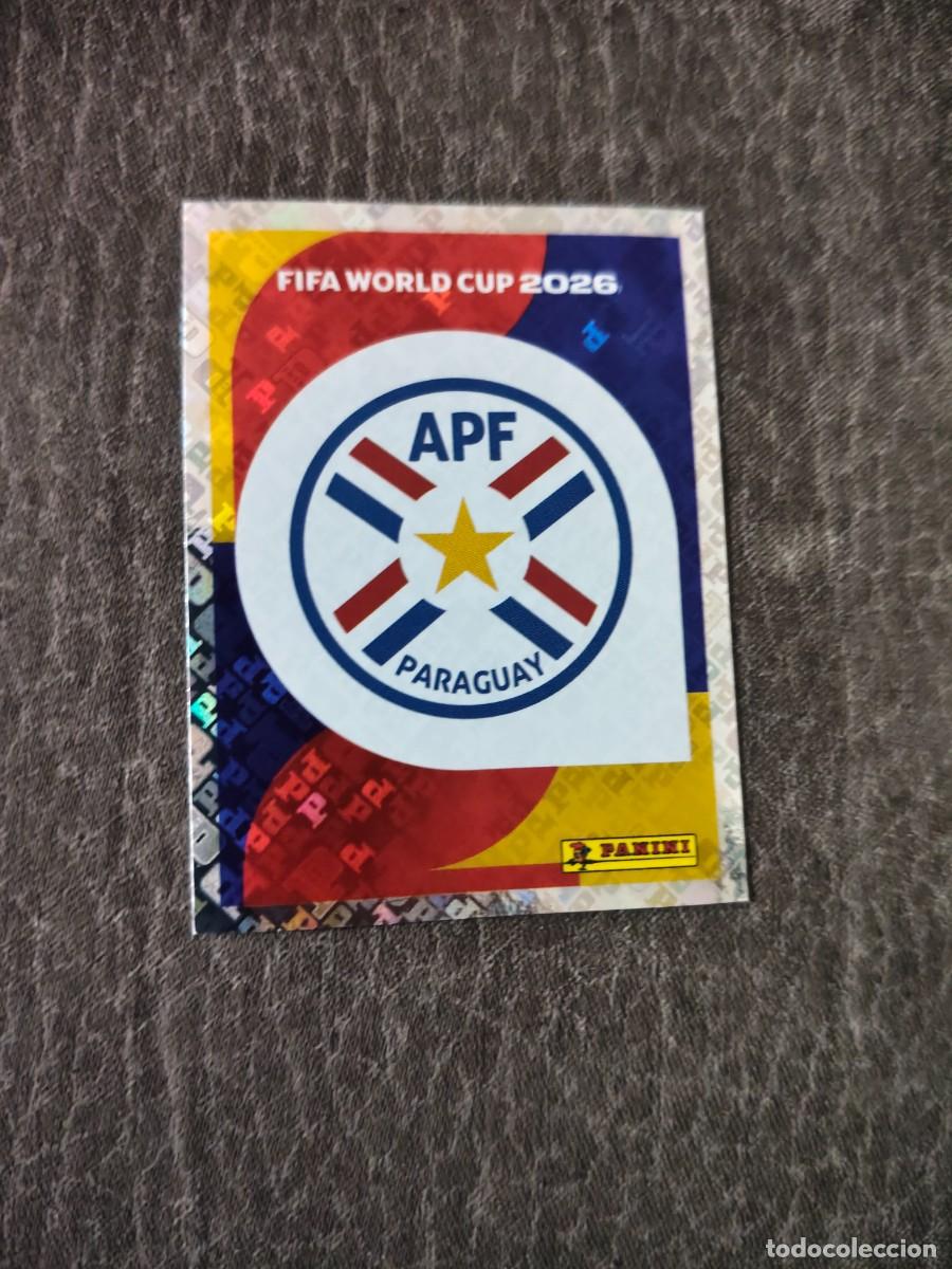 Cromos de f&uacute;tbol: Cromo PAR1 ESCUDO PARAGUAY. Colecci&oacute;n FIFA WORLD CUP 2026 PANINI Nuevo