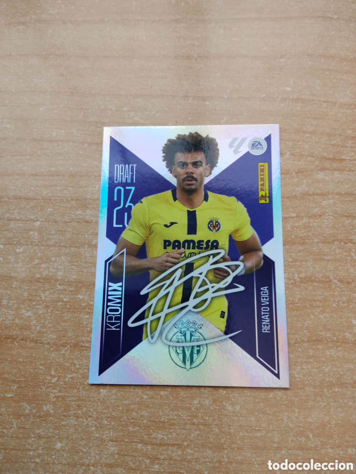 Cromos de f&uacute;tbol: K20 RENATO VEIGA FIRMA DRAFT 23 KROMIX VILLARREAL LIGA ESTE 2026 2027