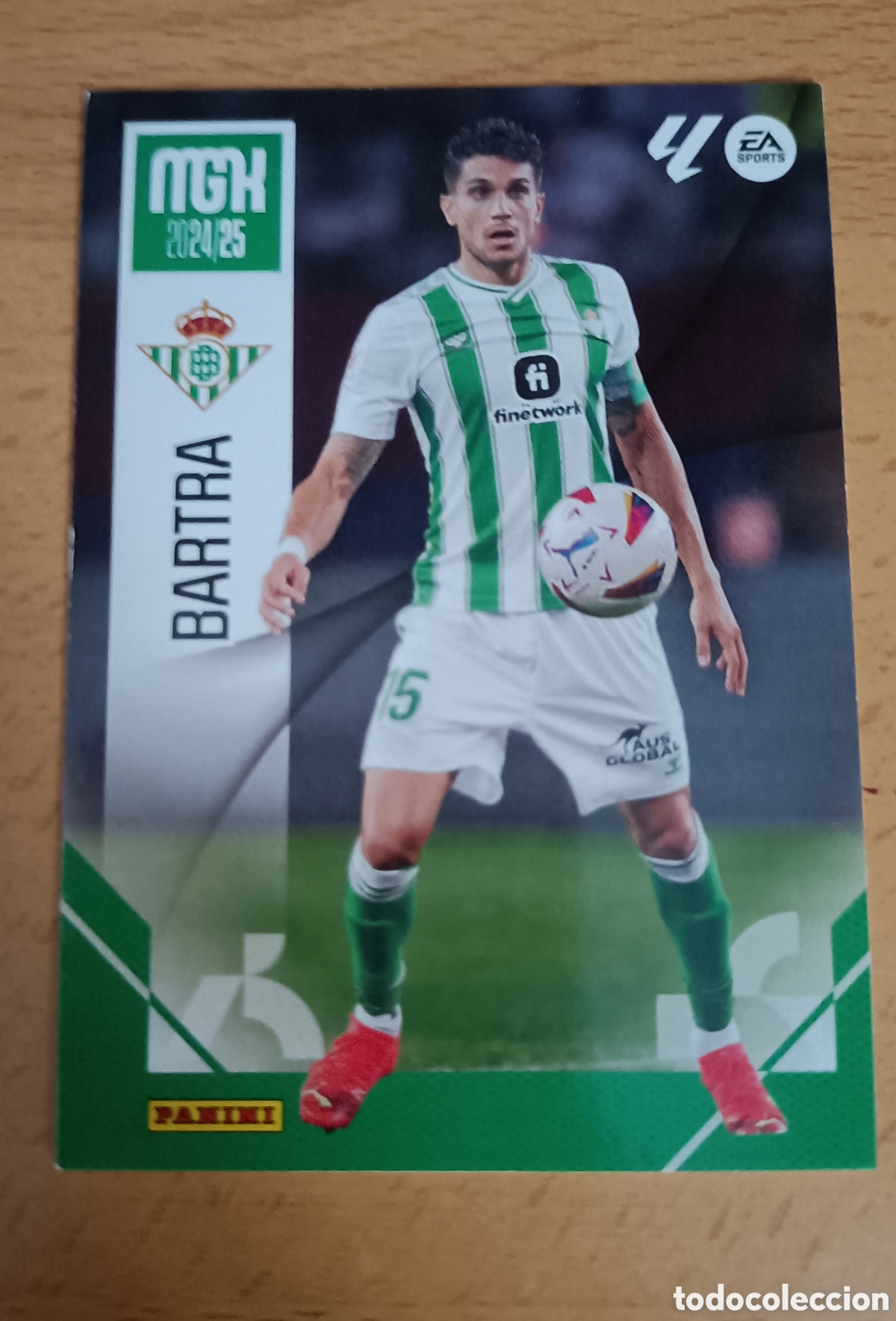 Cromos de f&uacute;tbol: Cromo error Bartra Betis Megacracks 24/25 - Foto 1