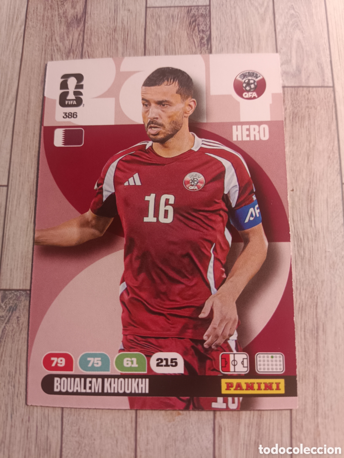 Cromos de f&uacute;tbol: 386 BOUALEM KHOUKHI QATAR HERO ADRENALYN XL MUNDIAL WORLD CUP 2026 PANINI 26