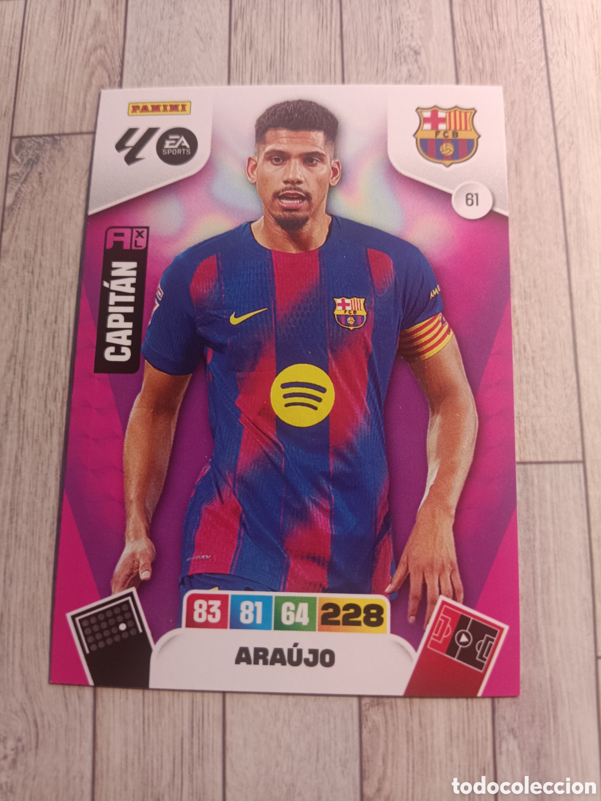 Cromos de f&uacute;tbol: 61 ARAUJO BARCELONA CAPITAN ADRENALYN XL 2025 2026 PANINI 25 26