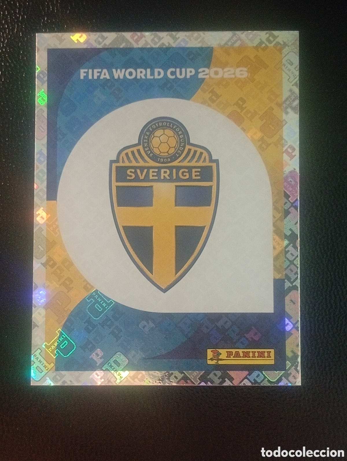 Cromos de f&uacute;tbol: SWE 1 escudo SVERIGE SUECIA MUNDIAL F&Uacute;TBOL 2026 FIFA WORLD CUP PANINI CROMO STICKER SWE1