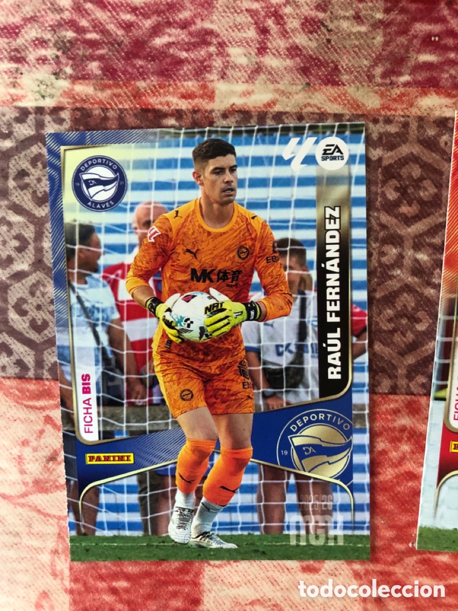Cromos de f&uacute;tbol: 21 BIS RAUL FERNANDEZ DEPORTIVO ALAVES FICHAS ALBUM MEGACRACKS 2025 2026 MGK 25 26