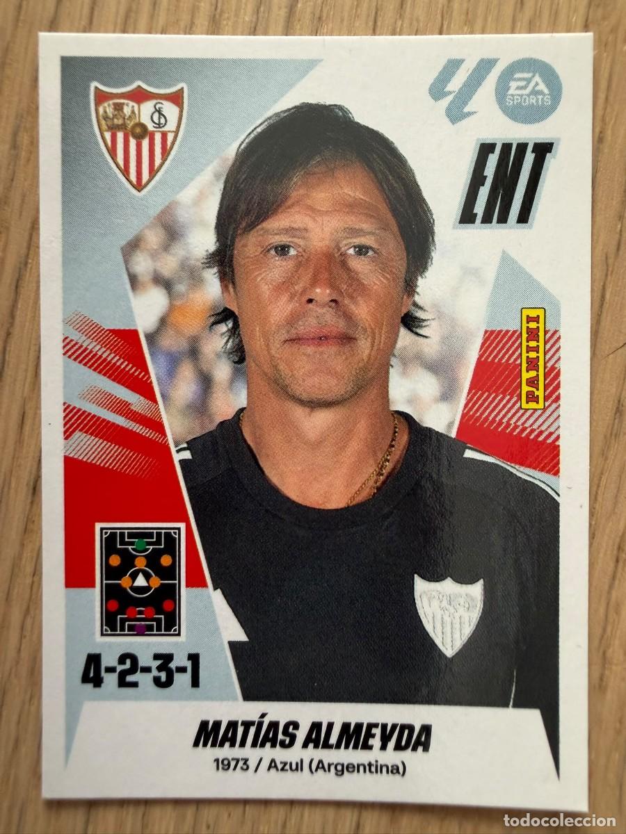 Cromos de f&uacute;tbol: 2 MATIAS ALMEYDA ENTRENADOR SEVILLA 25 26 2025 2026 LIGA EA SPORTS COLECCIONES ESTE SIN PEGAR STICKE